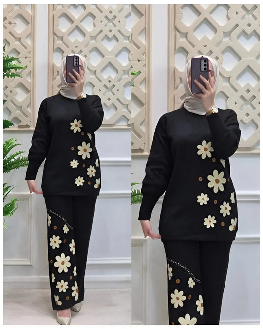 Black sunflower print 2-piece fleece co-ord set, a comfortable and stylish outfit.