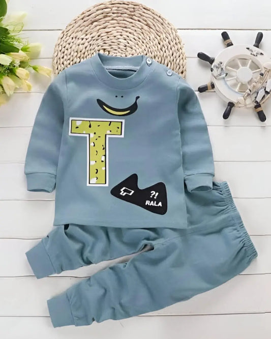 "Kids' winter fleece suit with pink heart print—a warm, cozy outfit for boys and girls"